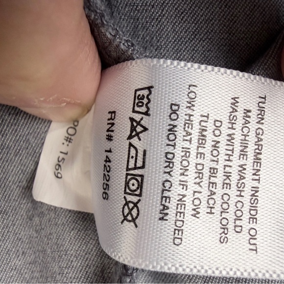 Figs Women's Graphite jogger Scrub Pants & Rafaela oversized top -2pc set - Picture 10 of 16